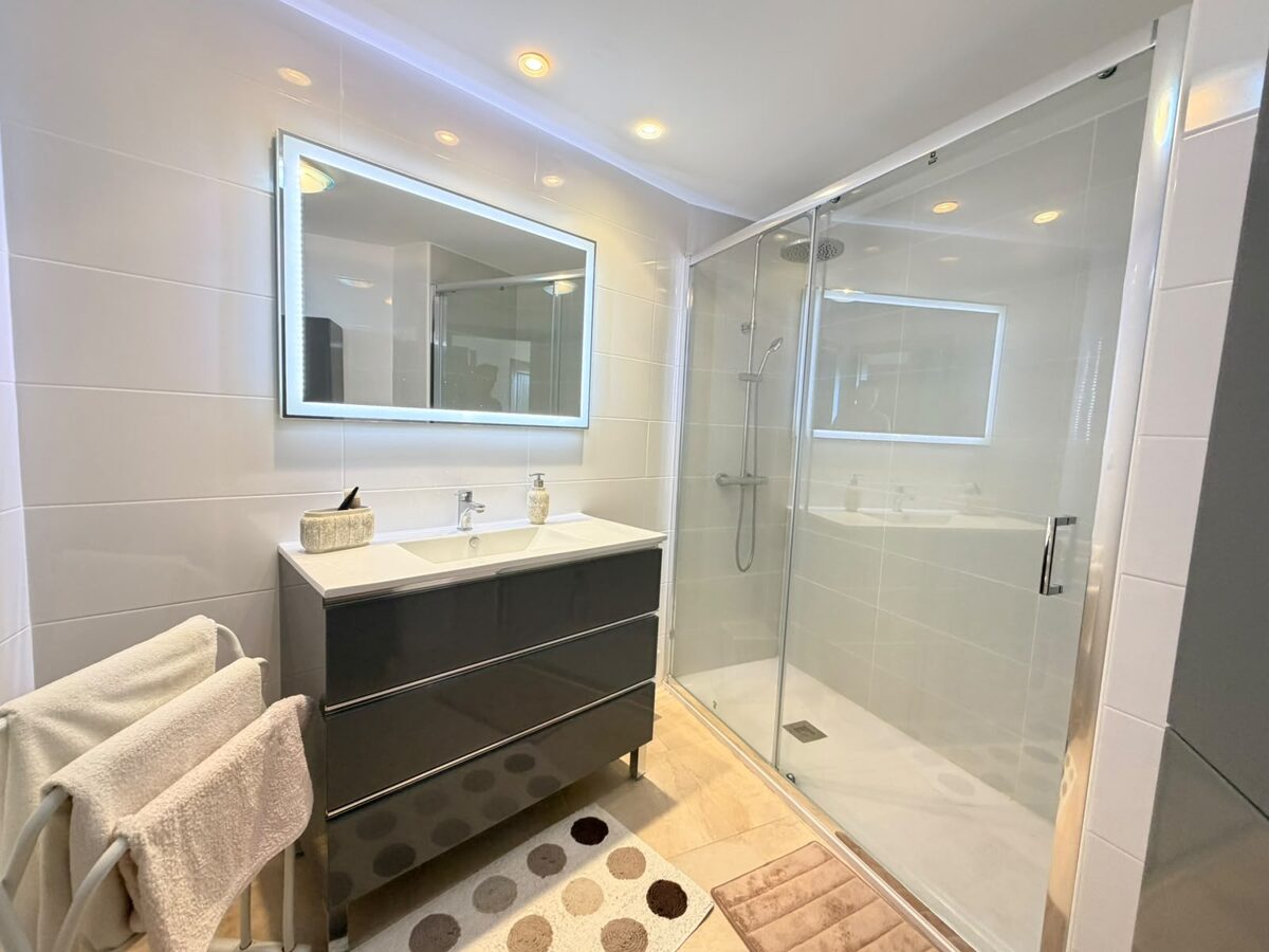 Квартира с 2 спальнями в Пунта Прима, Испания [ID: 0150-LS-1609]