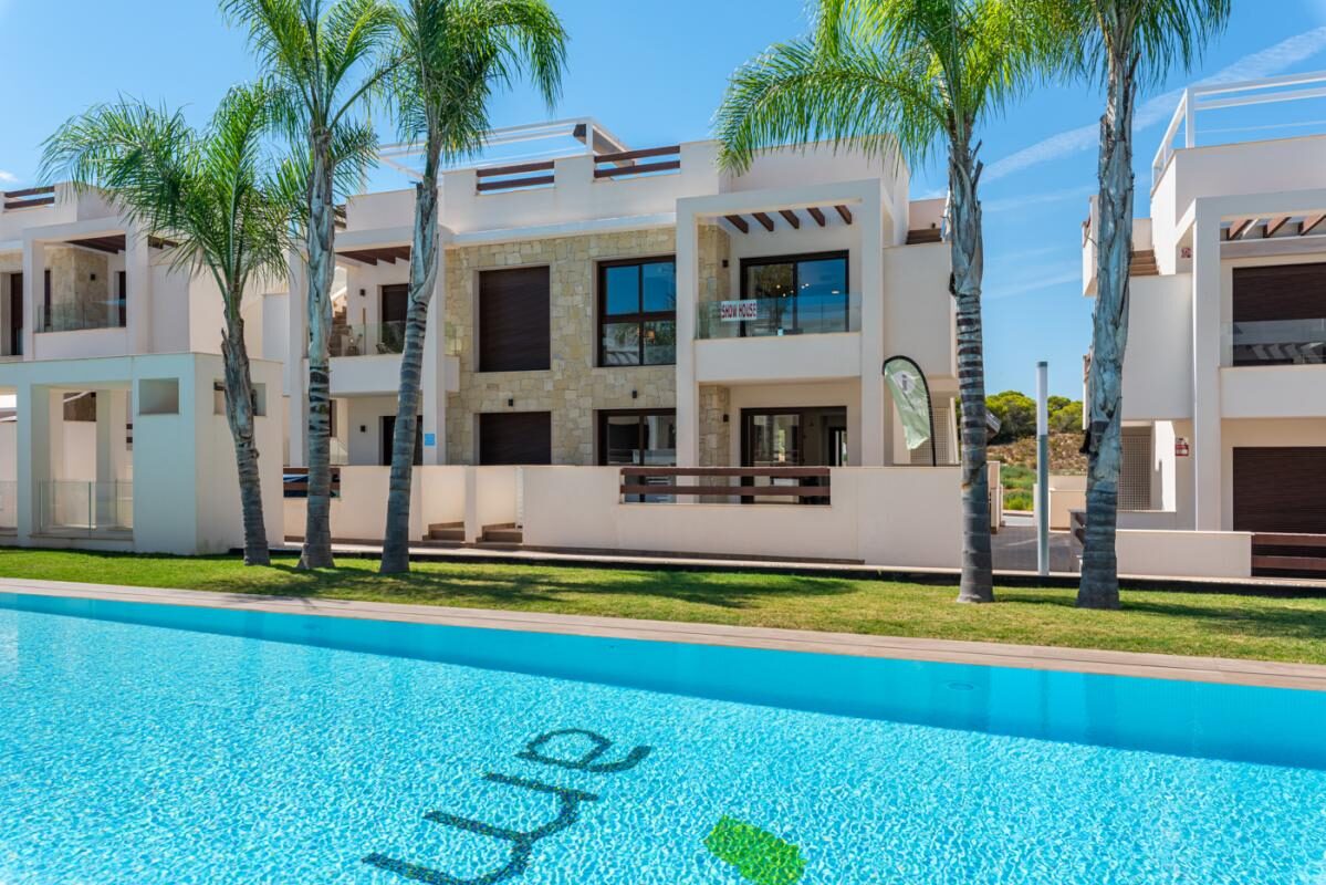 Apartment with 3 bedrooms, 70m² in Torrevieja, Spain [ID: 0152-489321_489108]