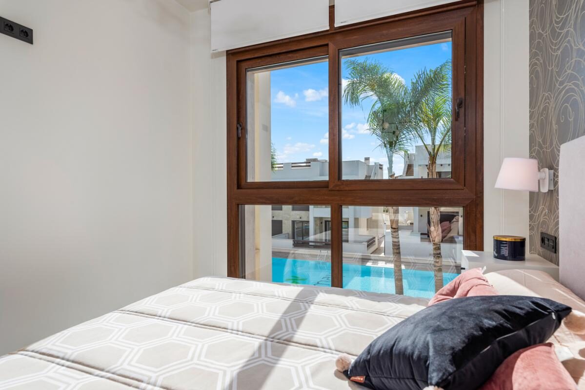 Apartment with 3 bedrooms, 70m² in Torrevieja, Spain [ID: 0152-489318_489108]