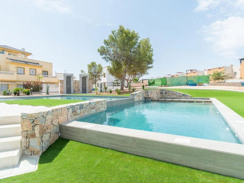 Bungalow z 2 sypialniami, 74m² w Torrevieja, Hiszpania [ID: 0152-467008_24011]