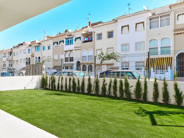 Bungalow in Torrevieja, Spain, 102m² - image 3