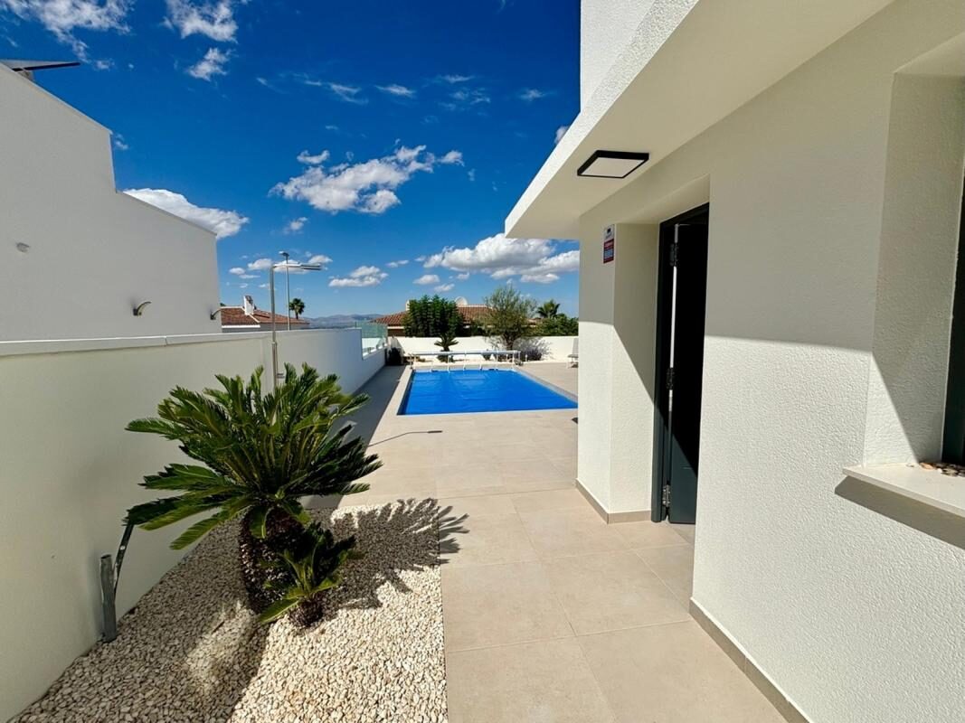 Willa z 3 sypialniami, 120m² w Рохалес, Hiszpania [ID: 0152-466516_466461]