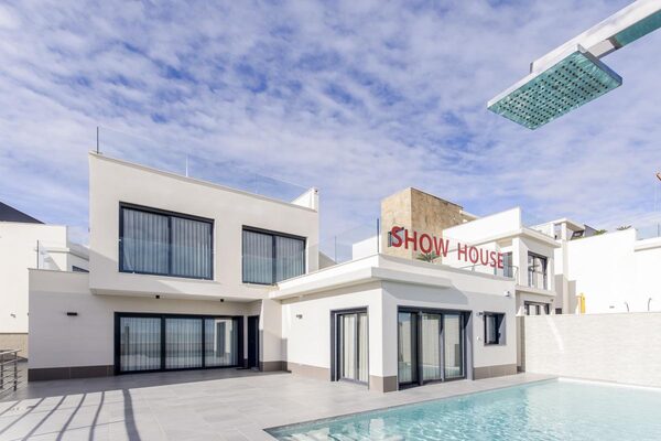 Villa in San Miguel de Salinas, Spain, 194m²