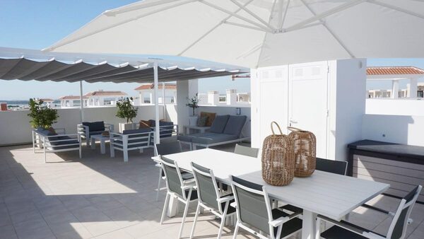 Apartament w Рохалес, Hiszpania, 107m² - obraz 37