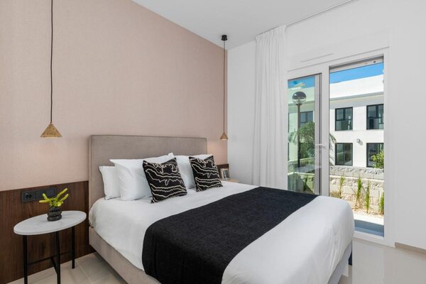 Apartament w Рохалес, Hiszpania, 86m² - obraz 10
