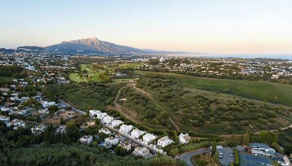 Villa in Estepona, Spain, 453m² - image 2