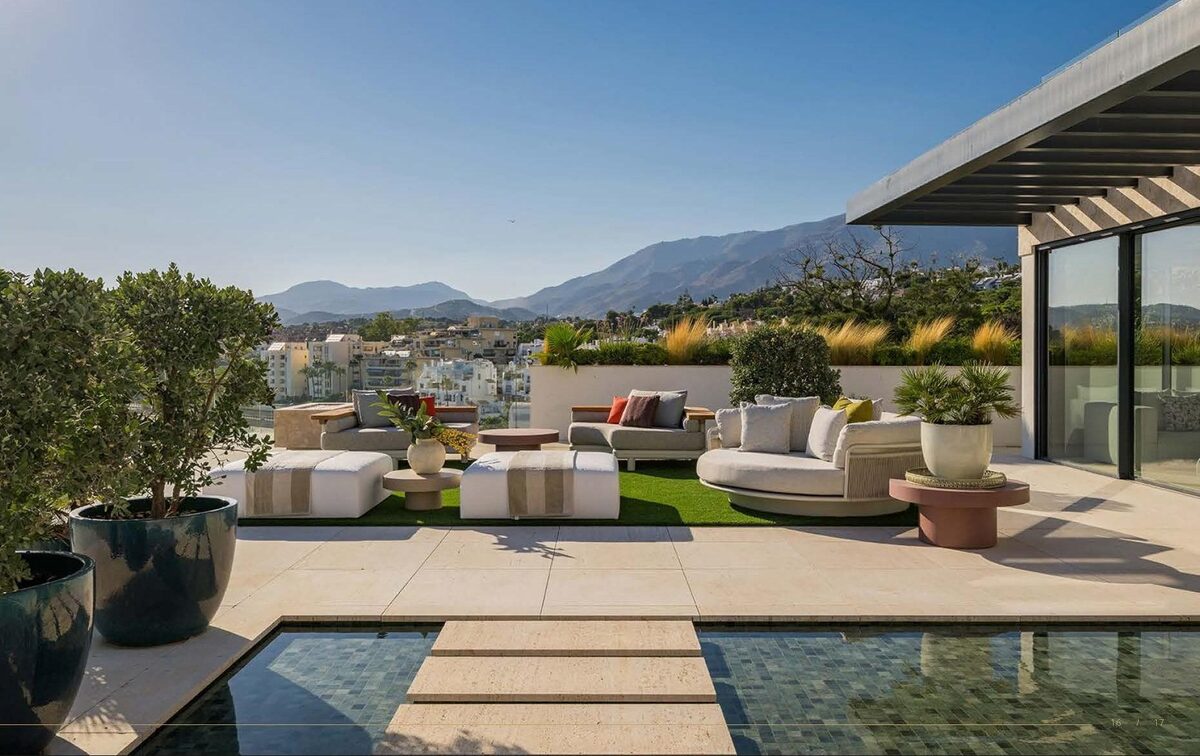 Penthouse with 3 bedrooms, 202m² in Estepona, Spain [ID: 0137-SP1884]