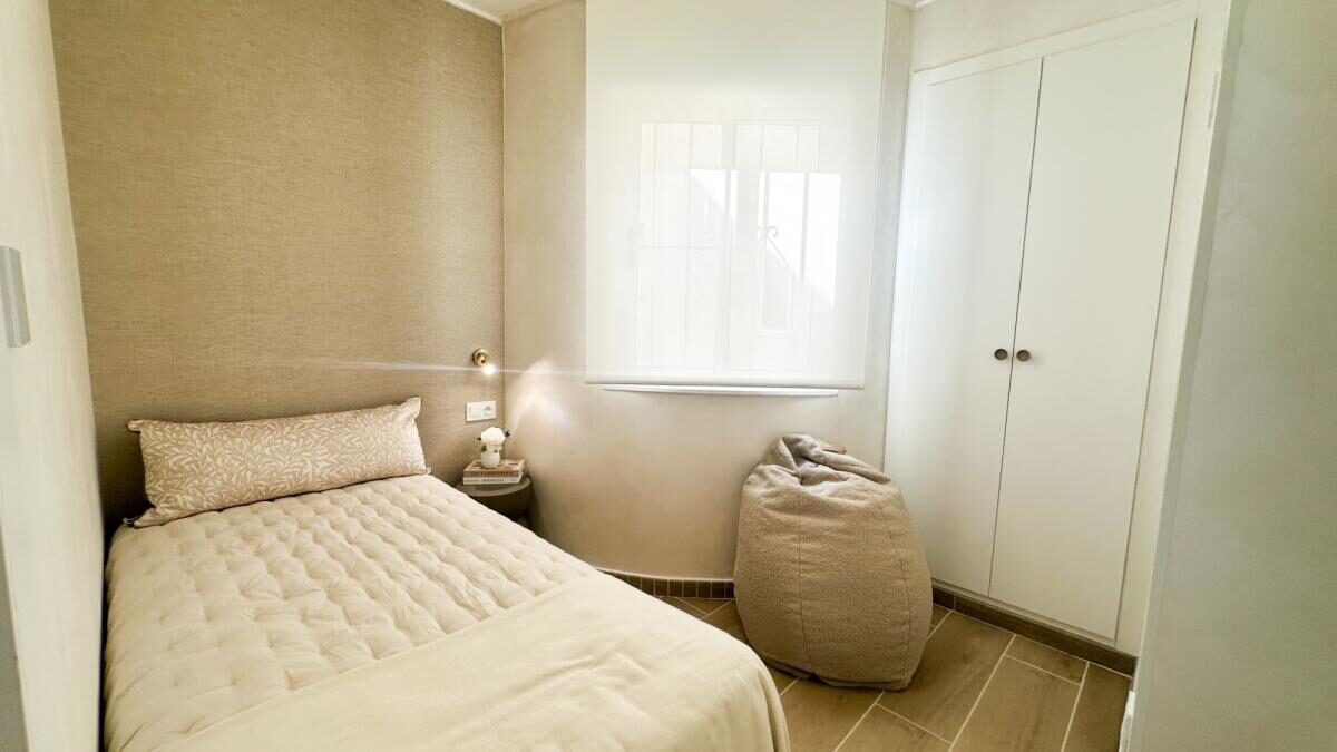 Apartament z 2 sypialniami, 63m² w Torrevieja, Hiszpania [ID: 0152-637021]