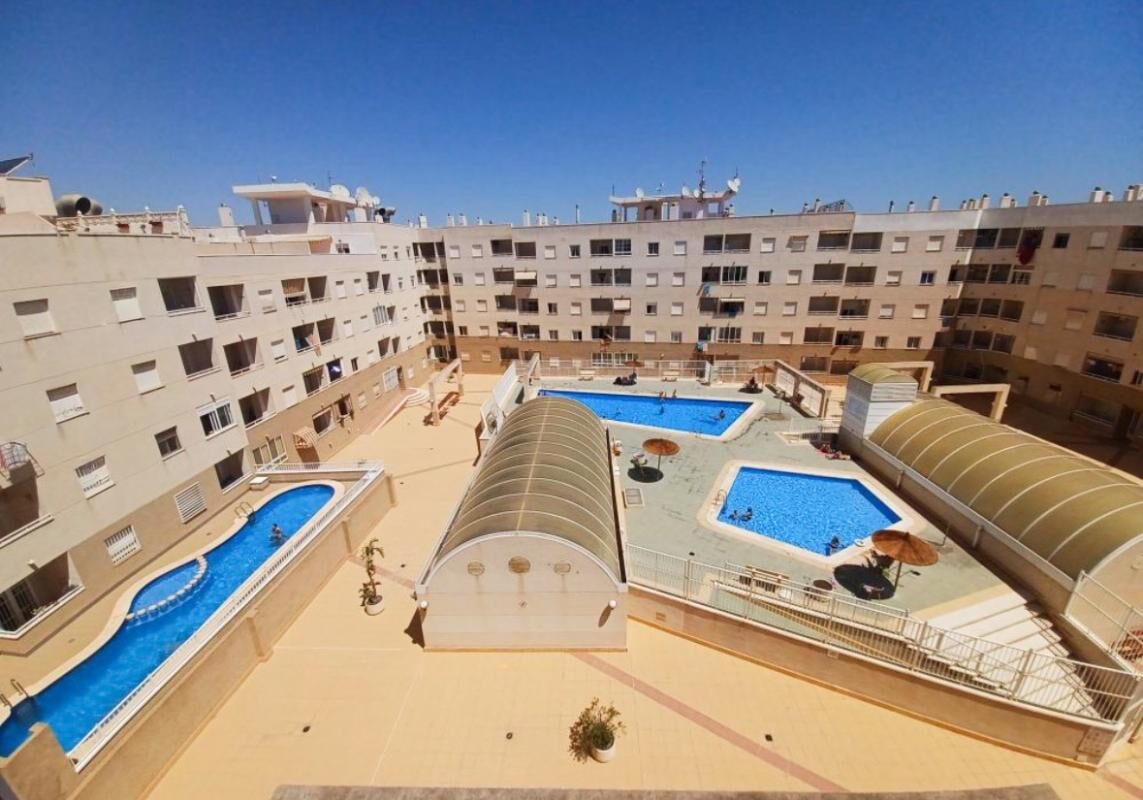 Apartament z 2 sypialniami, 63m² w Torrevieja, Hiszpania [ID: 0152-637021]