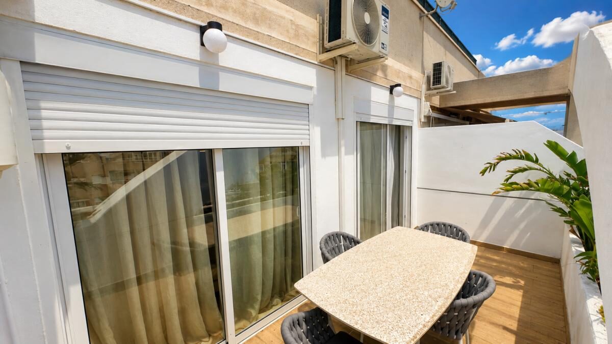 Apartament z 2 sypialniami, 63m² w Torrevieja, Hiszpania [ID: 0152-637021]