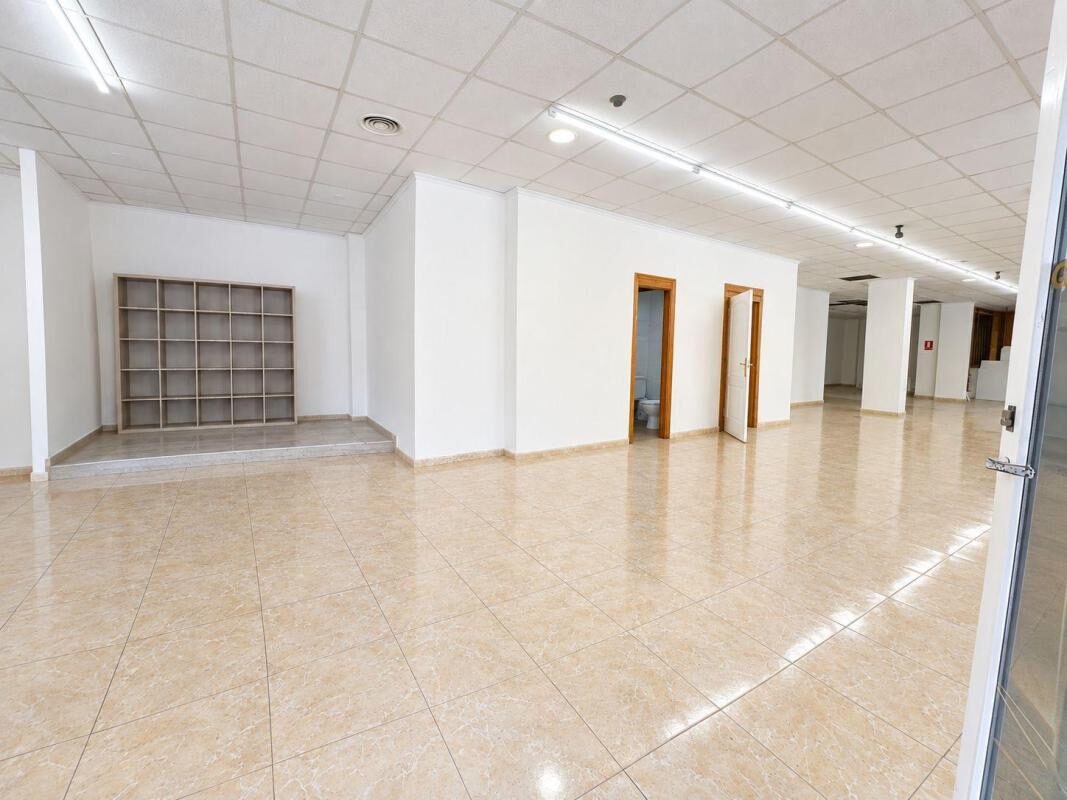 Przestrzeń komercyjna, 496m² w Torrevieja, Hiszpania [ID: 0152-633577]