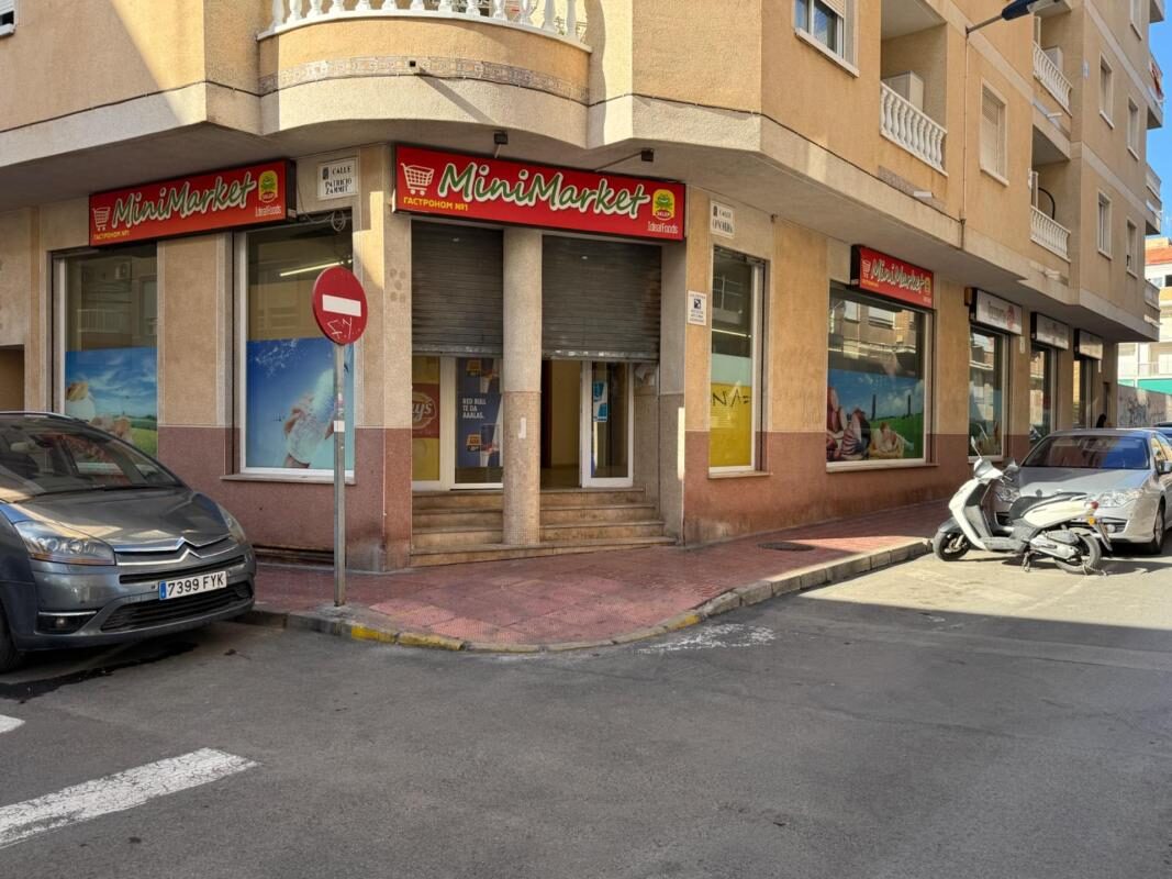 Przestrzeń komercyjna, 496m² w Torrevieja, Hiszpania [ID: 0152-633577]
