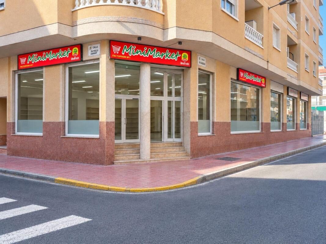 Przestrzeń komercyjna, 496m² w Torrevieja, Hiszpania [ID: 0152-633577]