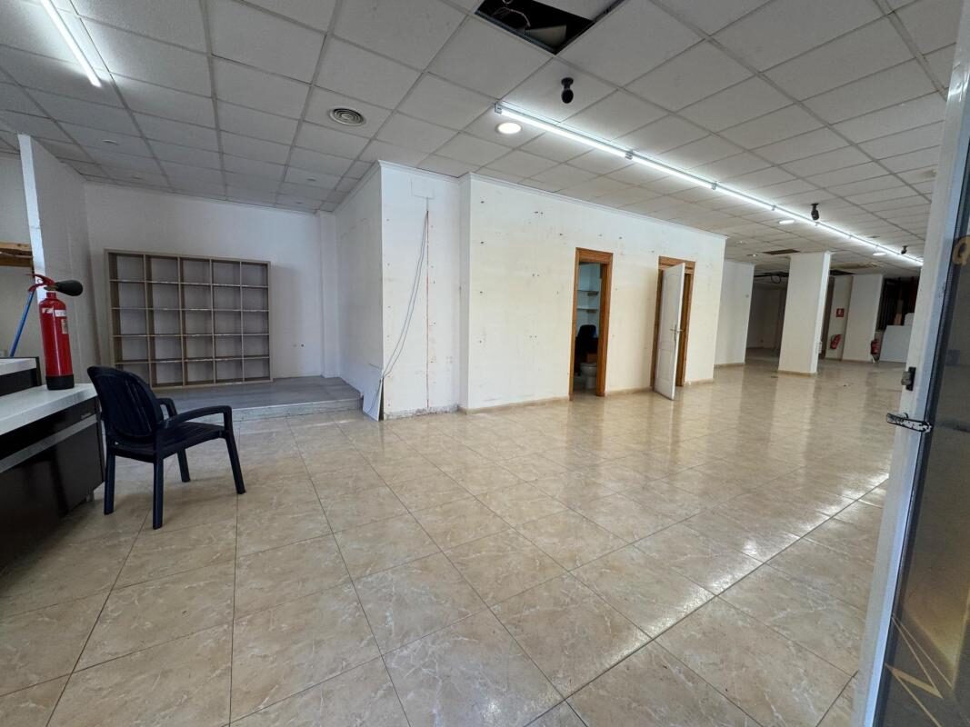 Przestrzeń komercyjna, 496m² w Torrevieja, Hiszpania [ID: 0152-633577]