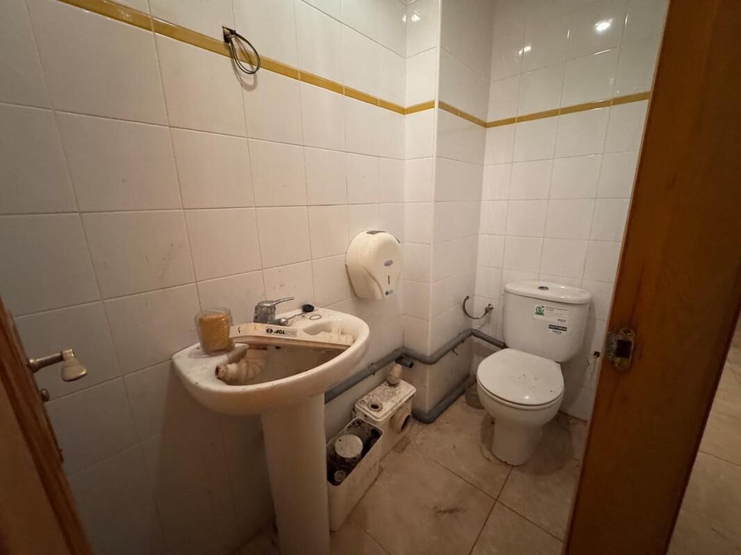 Przestrzeń komercyjna, 496m² w Torrevieja, Hiszpania [ID: 0152-633577]