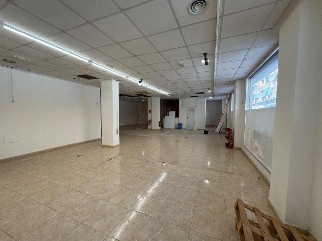 Przestrzeń komercyjna, 496m² w Torrevieja, Hiszpania [ID: 0152-633577]