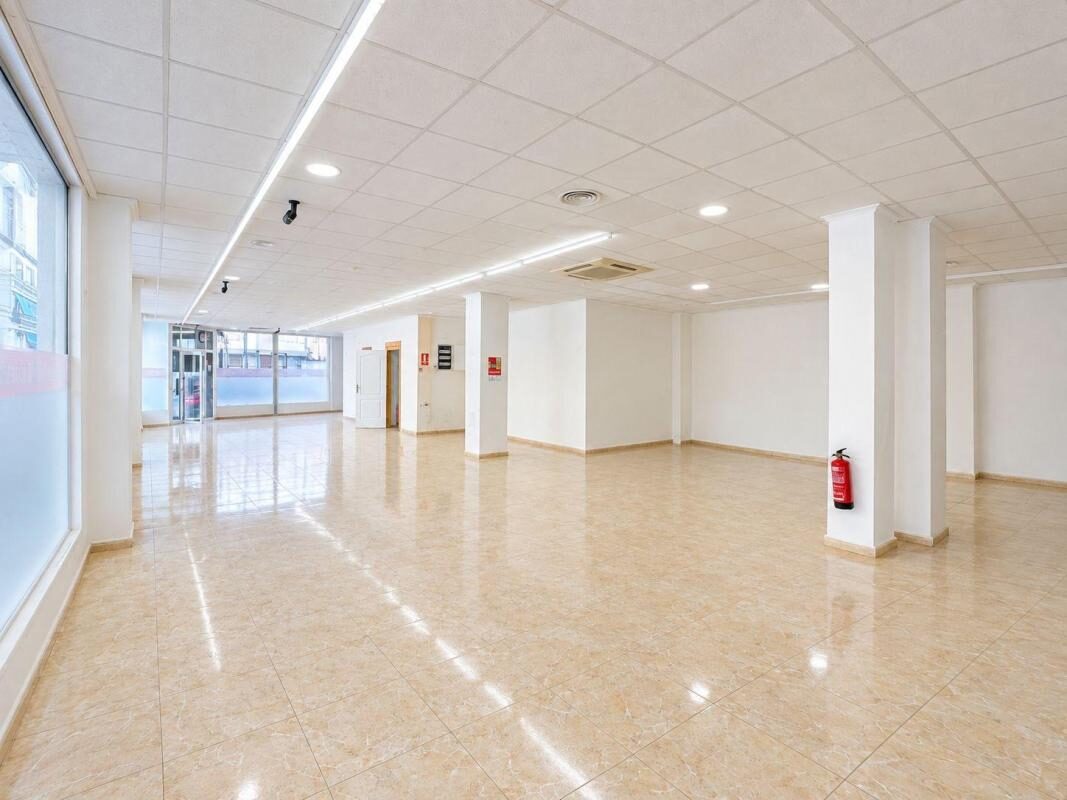 Przestrzeń komercyjna, 496m² w Torrevieja, Hiszpania [ID: 0152-633577]