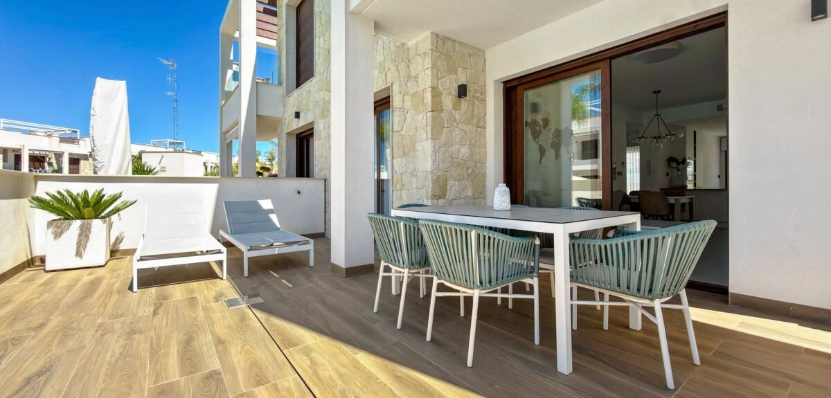 Apartament z 2 sypialniami, 71m² w Torrevieja, Hiszpania [ID: 0152-630232]