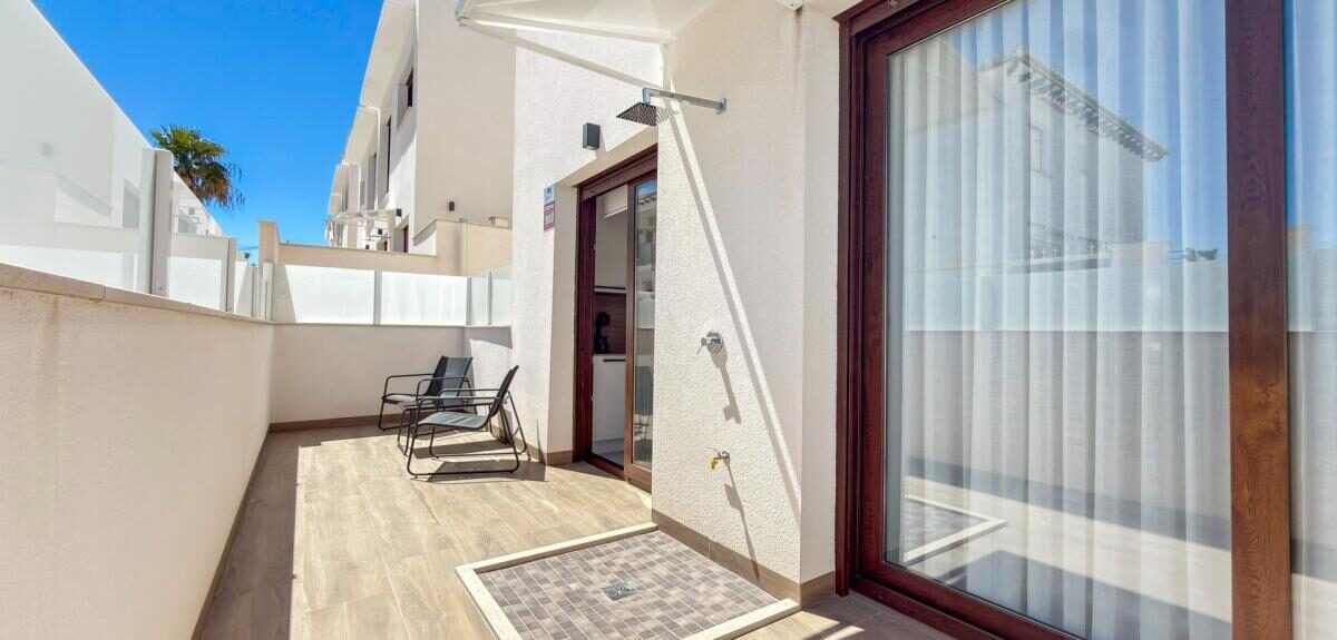 Apartament z 2 sypialniami, 71m² w Torrevieja, Hiszpania [ID: 0152-630232]