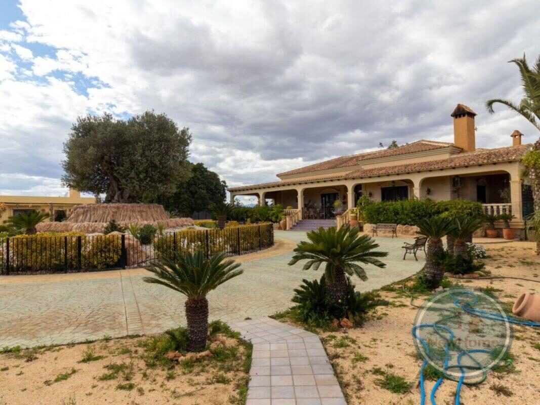 houses z 5 sypialniami, 450m² w elche-elx, Hiszpania [ID: 0152-627377]