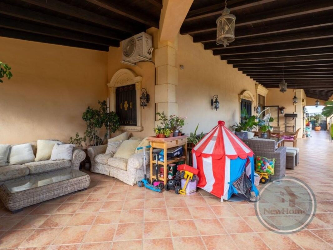 houses z 5 sypialniami, 450m² w elche-elx, Hiszpania [ID: 0152-627377]