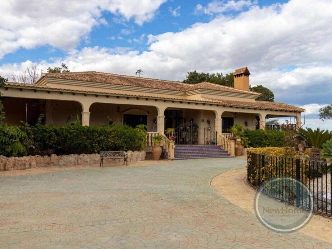 houses z 5 sypialniami, 450m² w elche-elx, Hiszpania [ID: 0152-627377]