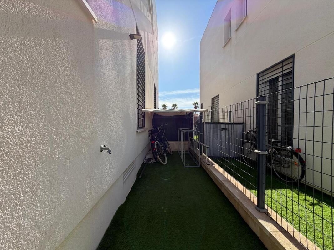 Townhouse with 3 bedrooms, 197m² in Torrevieja, Spain [ID: 0152-622316]