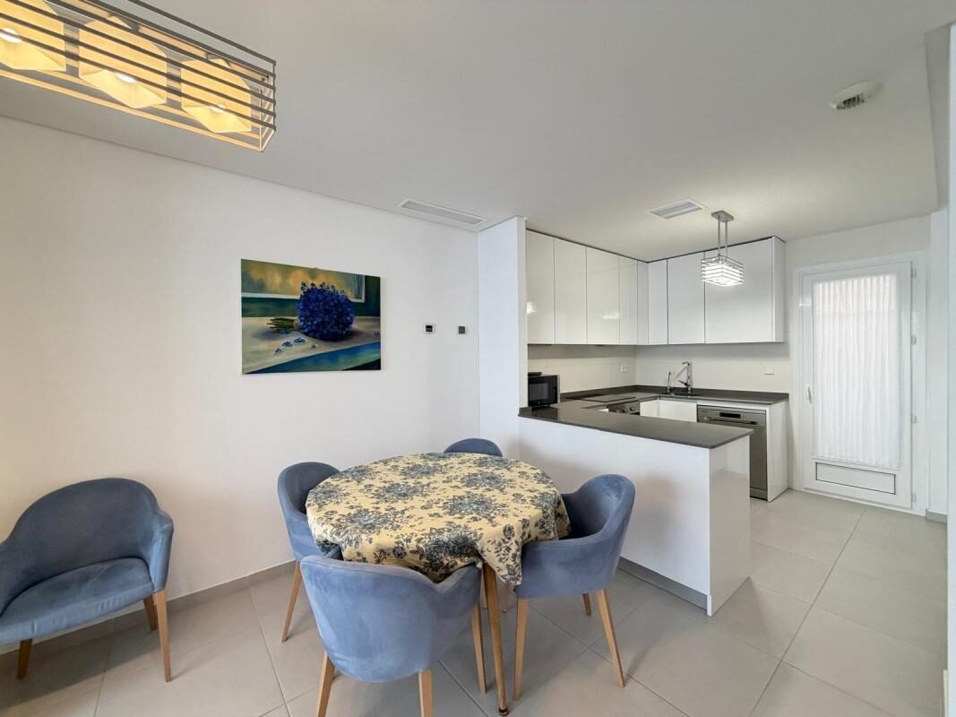 Townhouse with 3 bedrooms, 197m² in Torrevieja, Spain [ID: 0152-622316]