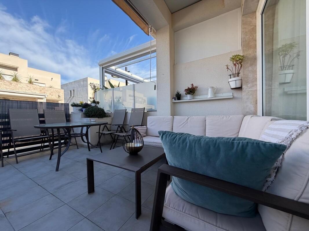 Townhouse with 3 bedrooms, 197m² in Torrevieja, Spain [ID: 0152-622316]