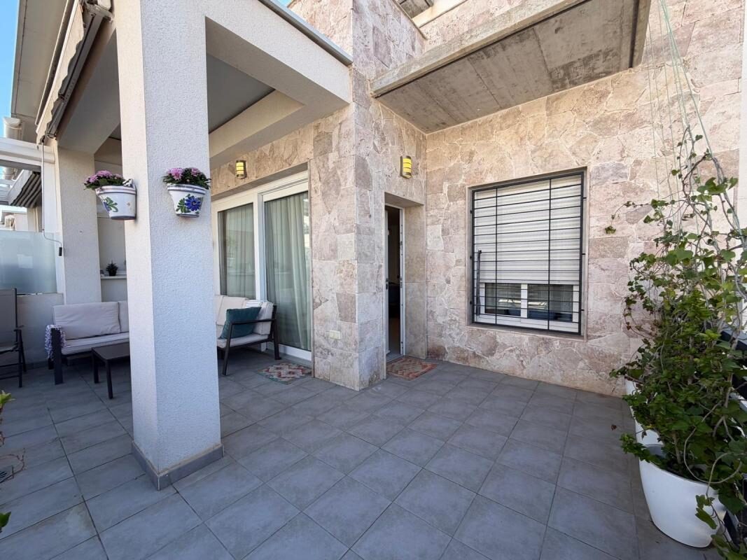 Townhouse with 3 bedrooms, 197m² in Torrevieja, Spain [ID: 0152-622316]