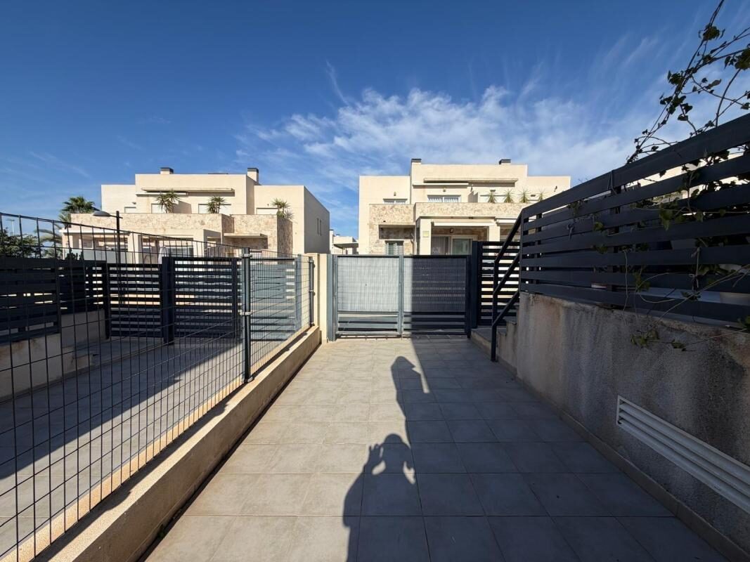 Townhouse with 3 bedrooms, 197m² in Torrevieja, Spain [ID: 0152-622316]