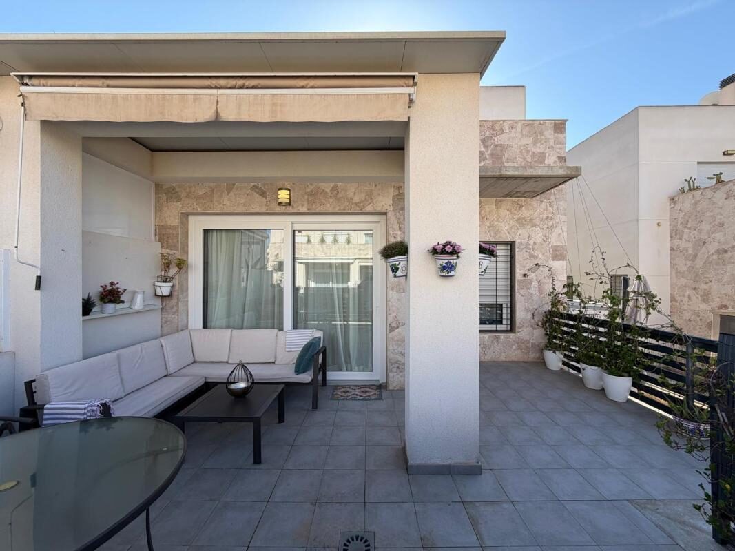Townhouse with 3 bedrooms, 197m² in Torrevieja, Spain [ID: 0152-622316]