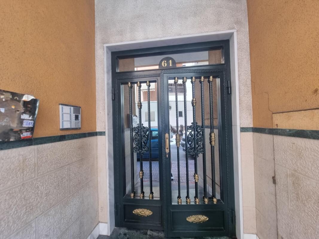 Apartment with 1 bedroom, 105m² in Torrevieja, Spain [ID: 0152-618036]