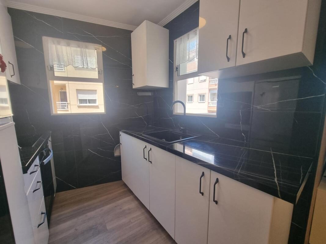 Apartment with 1 bedroom, 105m² in Torrevieja, Spain [ID: 0152-618036]