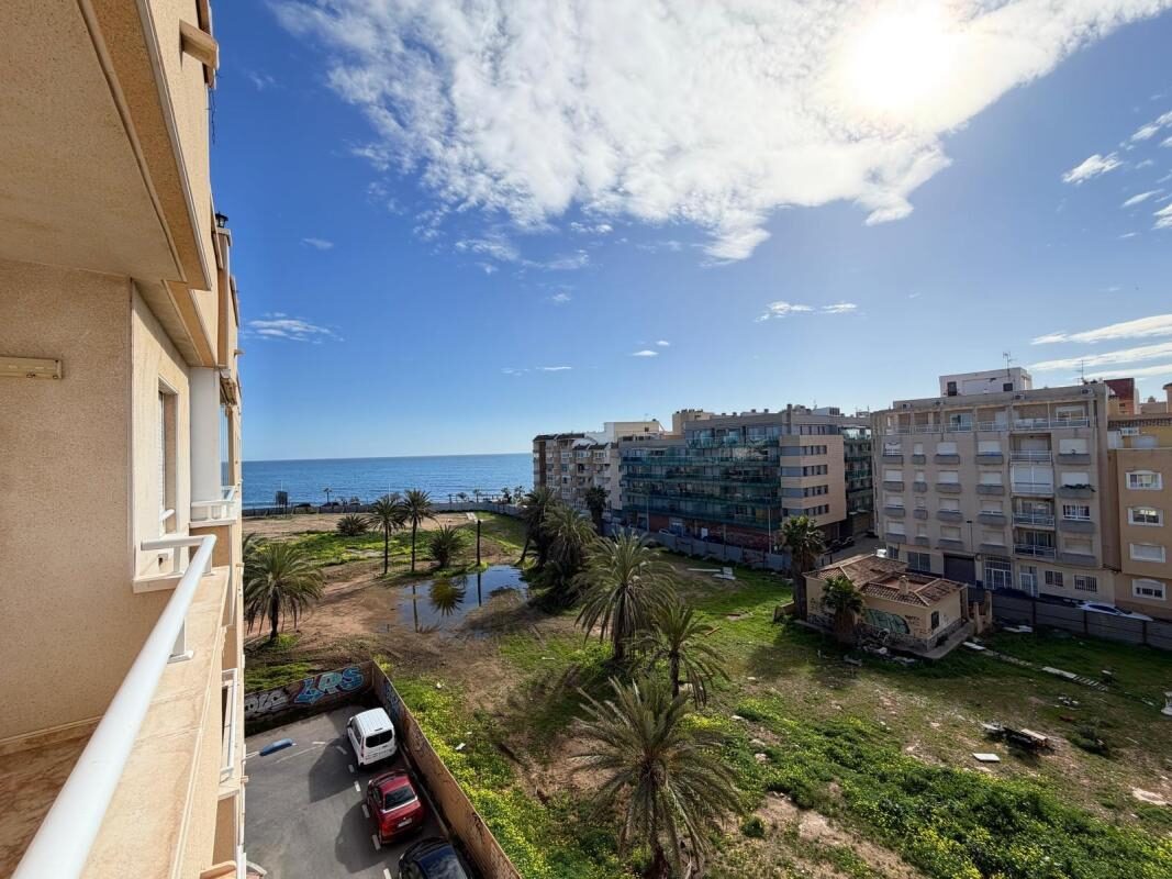 Apartament z 2 sypialniami, 63m² w Torrevieja, Hiszpania [ID: 0152-618024]