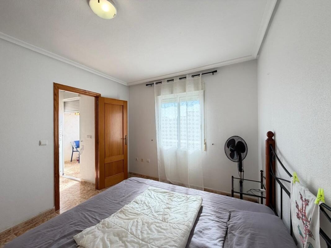 Apartament z 2 sypialniami, 63m² w Torrevieja, Hiszpania [ID: 0152-618024]
