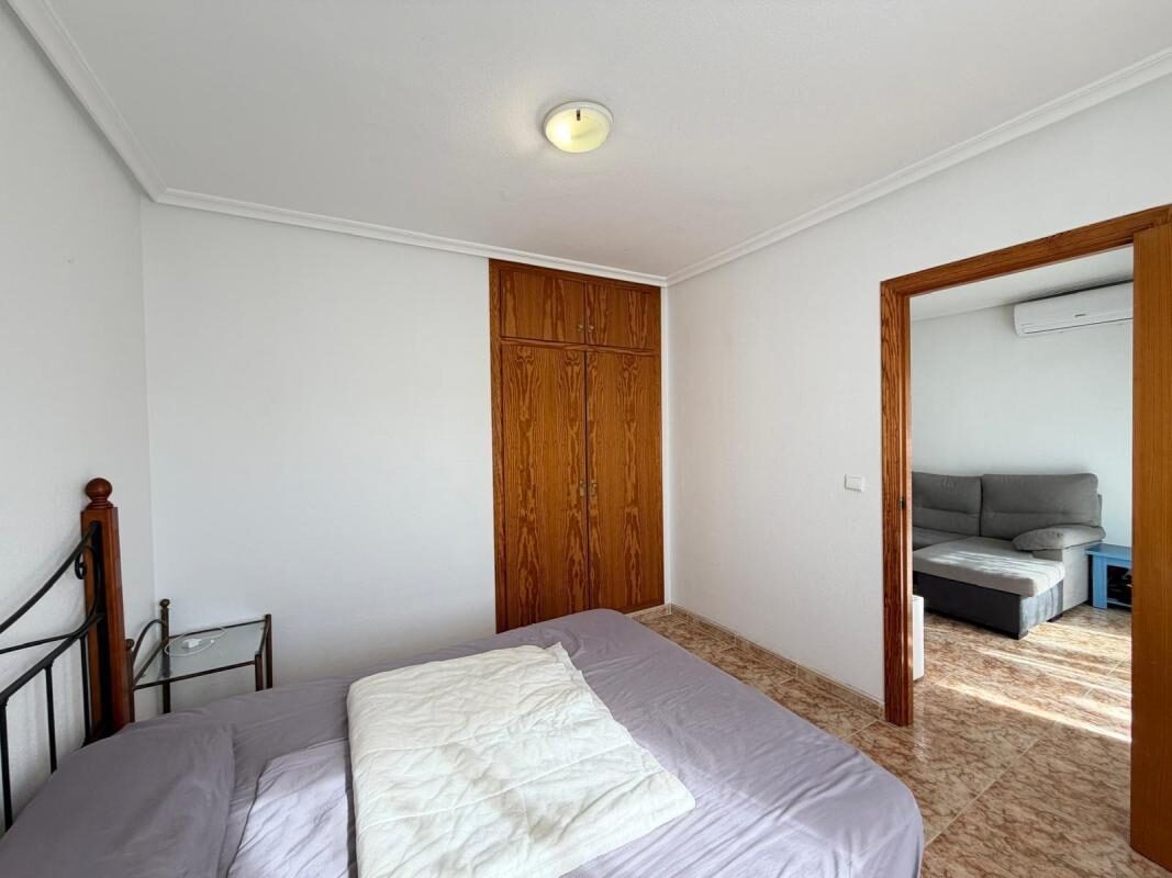 Apartament z 2 sypialniami, 63m² w Torrevieja, Hiszpania [ID: 0152-618024]