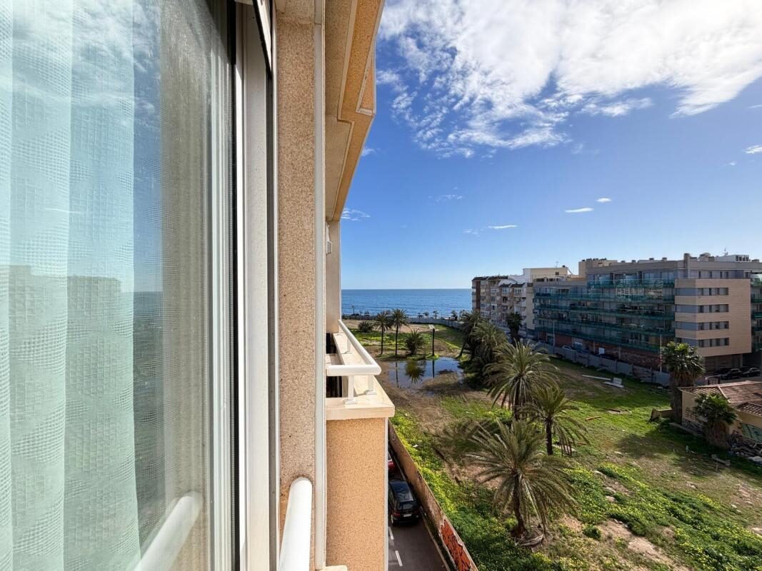 Apartament z 2 sypialniami, 63m² w Torrevieja, Hiszpania [ID: 0152-618024]