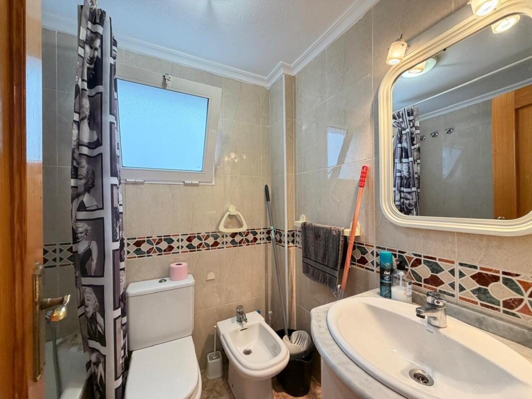 Apartament z 2 sypialniami, 63m² w Torrevieja, Hiszpania [ID: 0152-618024]
