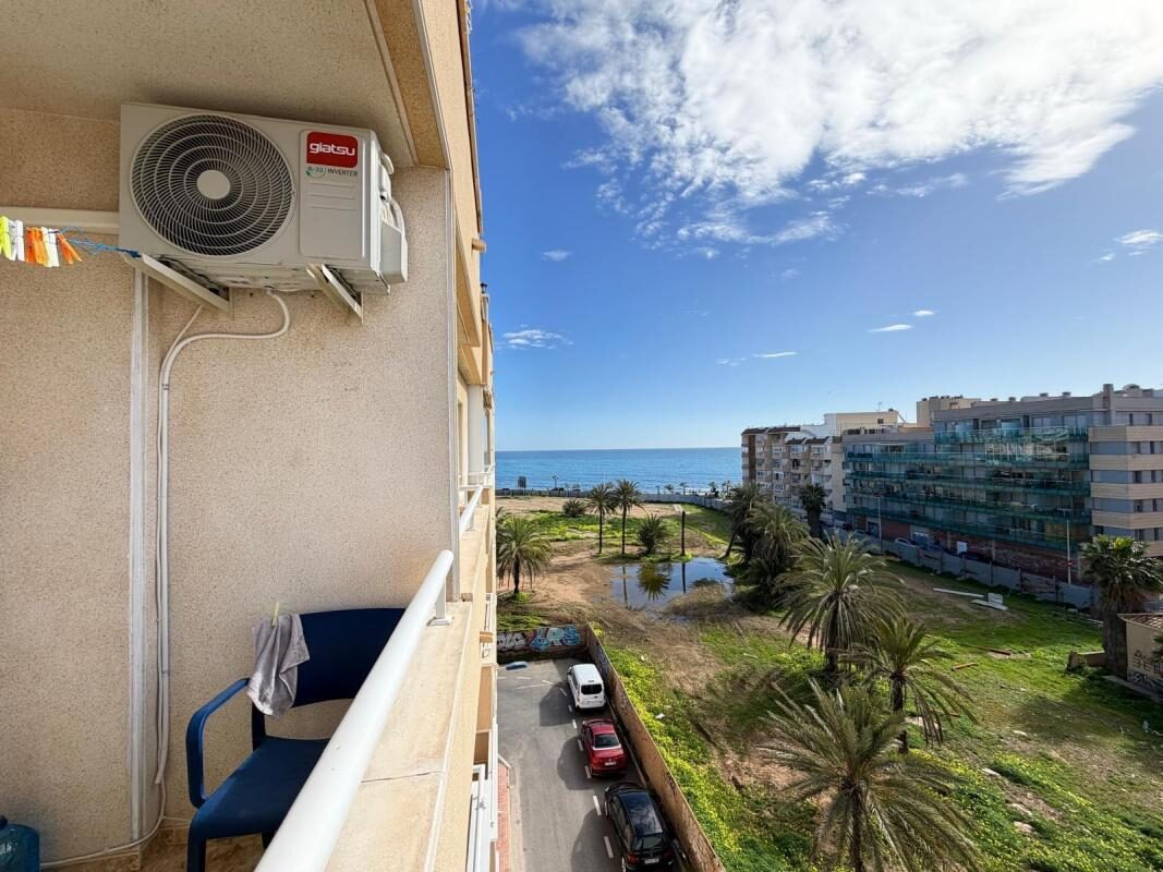 Apartament z 2 sypialniami, 63m² w Torrevieja, Hiszpania [ID: 0152-618024]