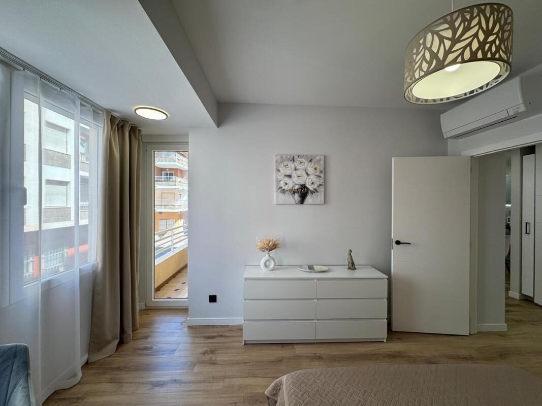 Apartament z 3 sypialniami, 100m² w Torrevieja, Hiszpania [ID: 0152-618017]