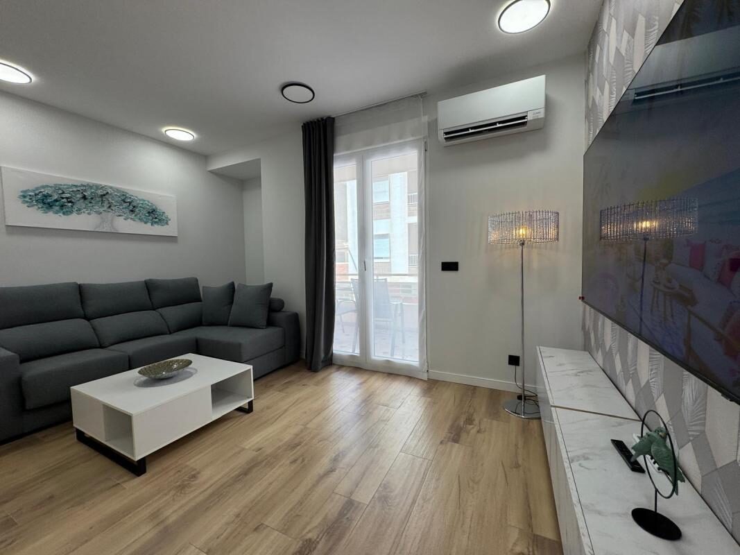 Apartament z 3 sypialniami, 100m² w Torrevieja, Hiszpania [ID: 0152-618017]