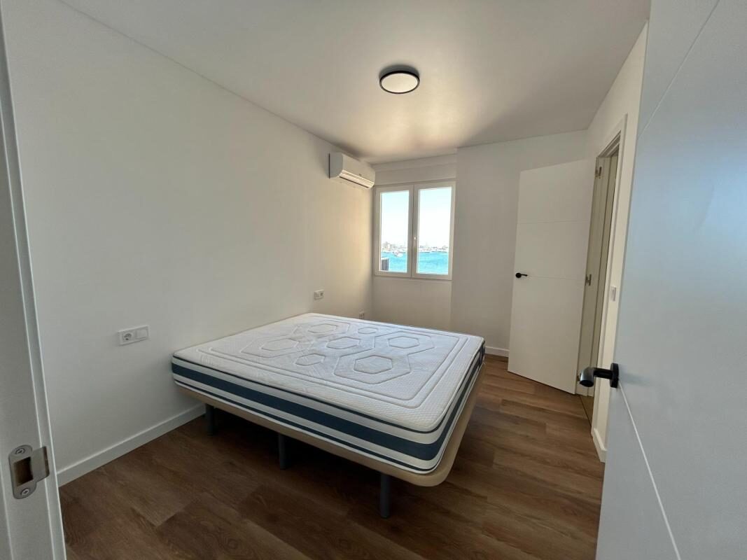 Apartament z 2 sypialniami, 77m² w Torrevieja, Hiszpania [ID: 0152-618018]