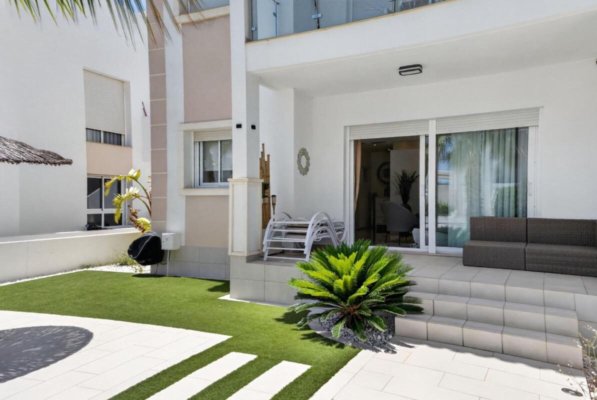 Apartamenty z 2 sypialniami, 82m² w Рохалес, Hiszpania [ID: 0152-605223]
