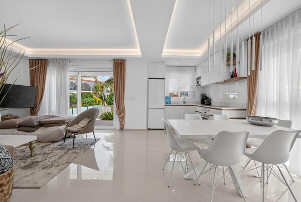Apartamenty w Рохалес, Hiszpania, 82m² - obraz 11