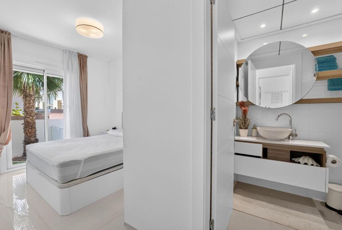 Apartamenty z 2 sypialniami, 82m² w Рохалес, Hiszpania [ID: 0152-605223]