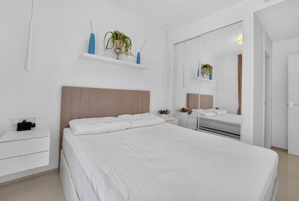 Apartamenty w Рохалес, Hiszpania, 82m² - obraz 20