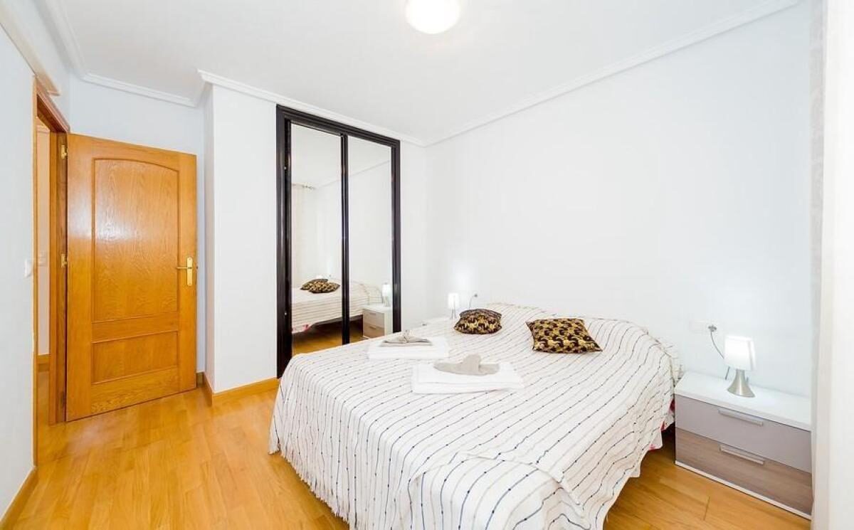Apartament z 2 sypialniami, 74m² w Torrevieja, Hiszpania [ID: 0152-605053]