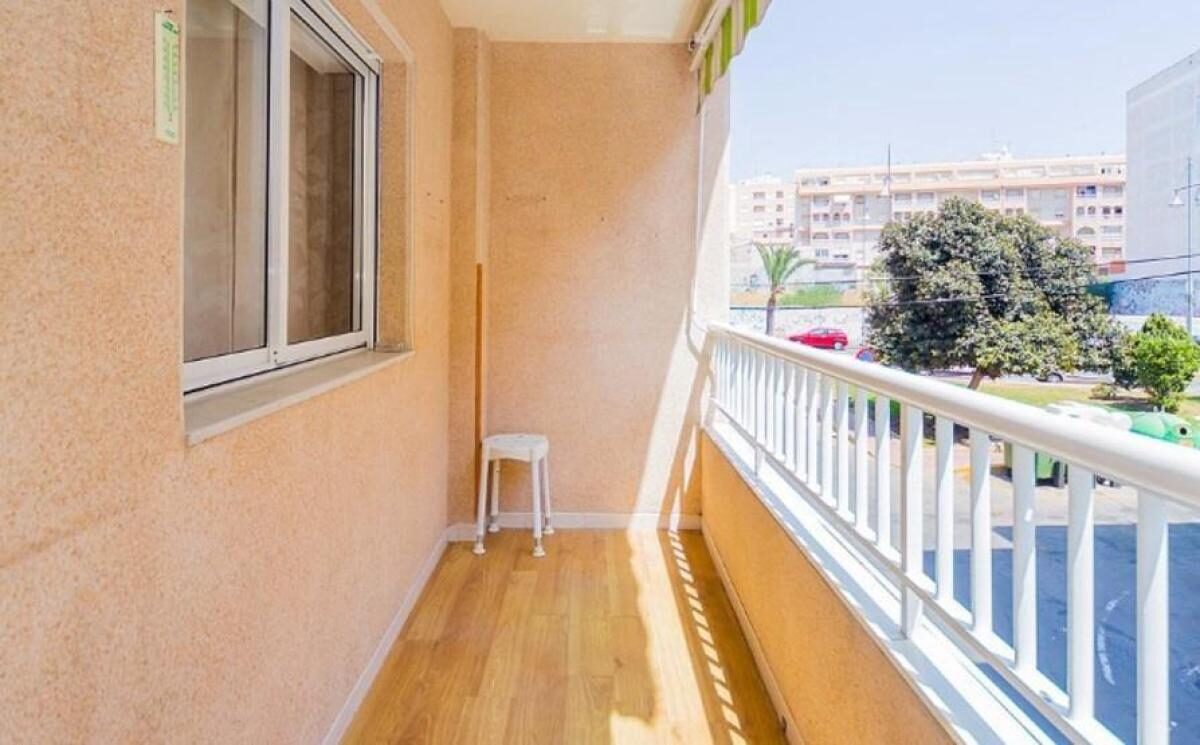 Apartament z 2 sypialniami, 74m² w Torrevieja, Hiszpania [ID: 0152-605053]