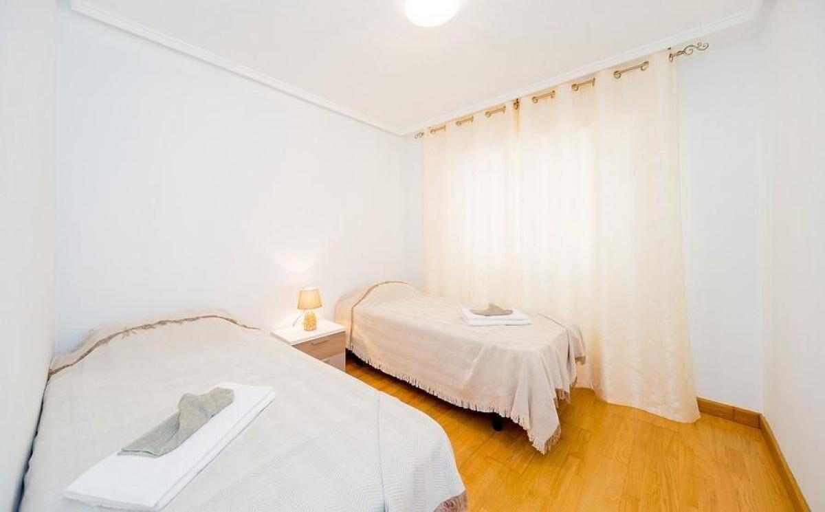 Apartament z 2 sypialniami, 74m² w Torrevieja, Hiszpania [ID: 0152-605053]